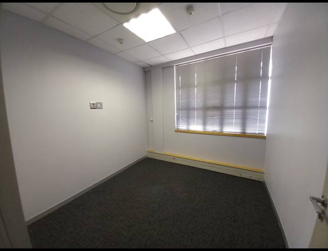 780M² OFFICE TO LET IN BRYANSTON